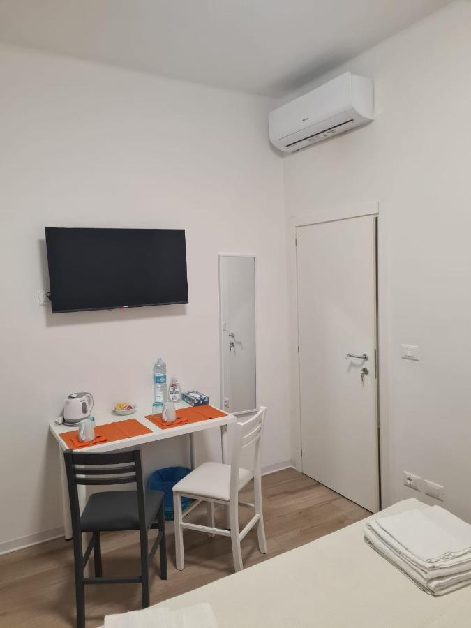 Lu.Na Apartment Bologna Bagian luar foto