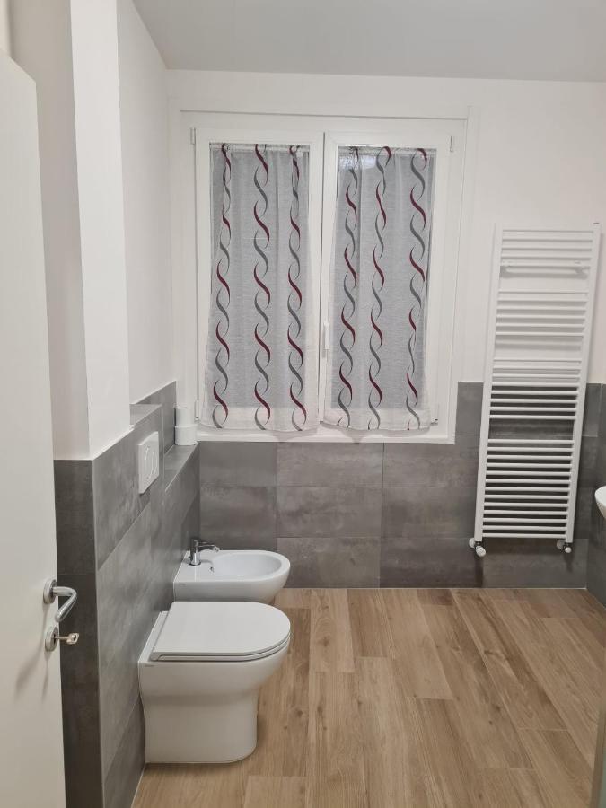 Lu.Na Apartment Bologna Bagian luar foto