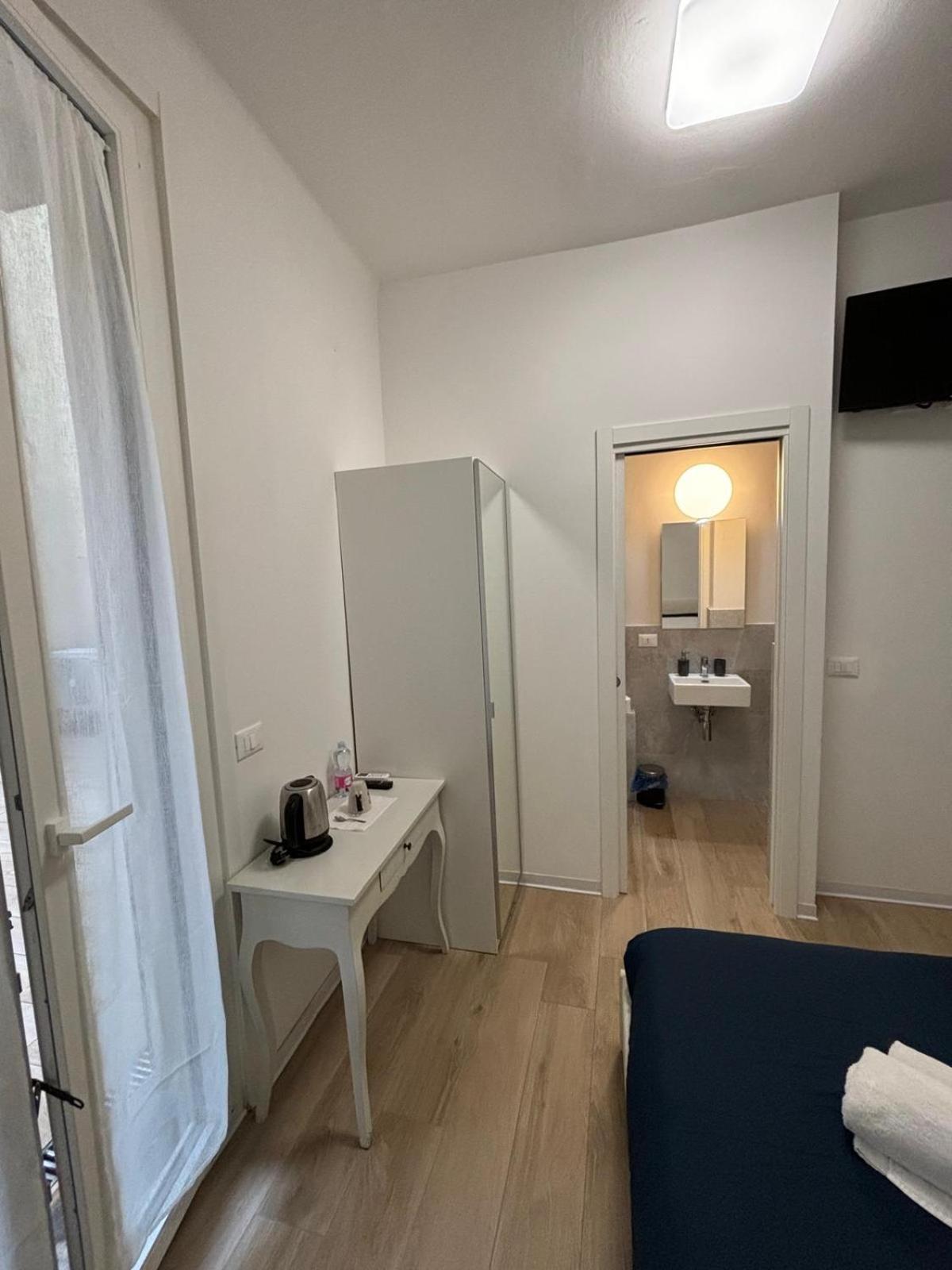 Lu.Na Apartment Bologna Bagian luar foto