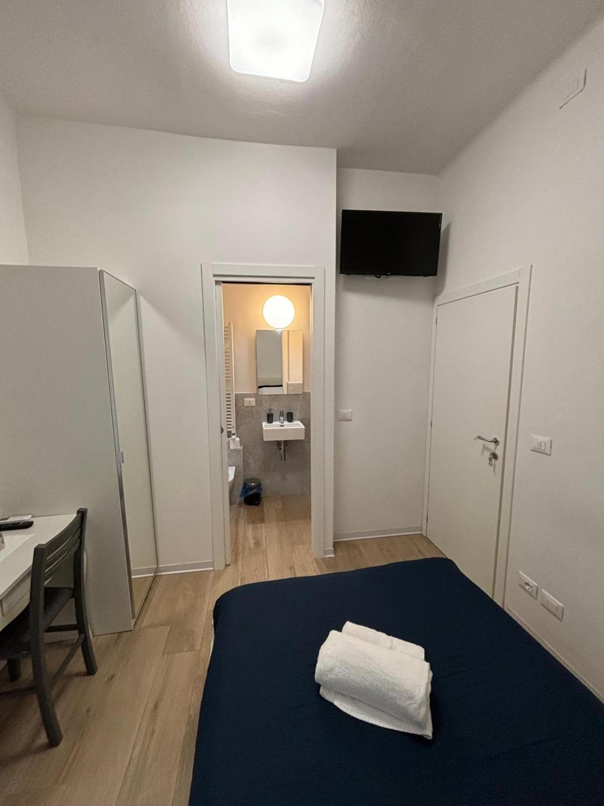 Lu.Na Apartment Bologna Bagian luar foto